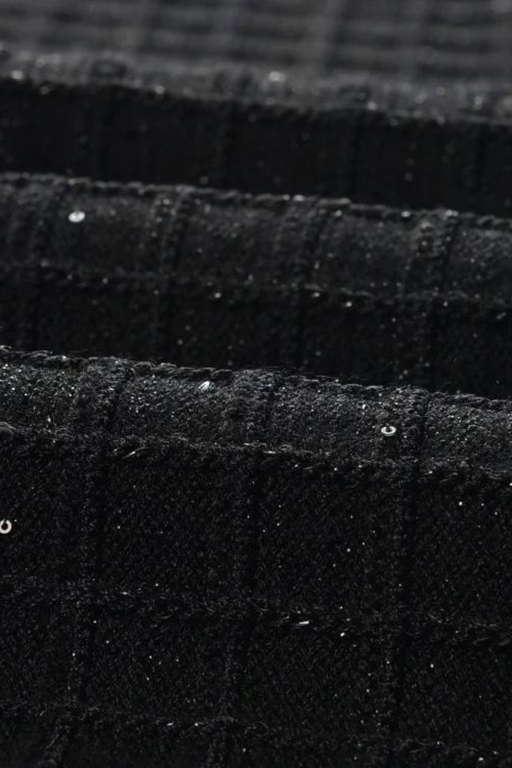 Victoire™ | Mini-vestido adornado mangas cortas negro