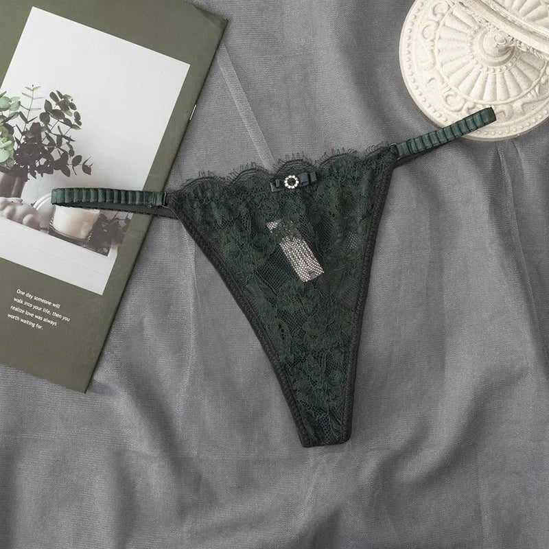 Margaux™ | Tanga con cordones de encaje