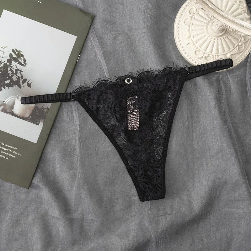 Margaux™ | Tanga con cordones de encaje